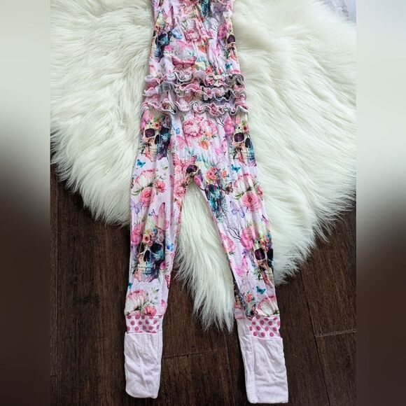 Bums & Roses Killer Queen Ruffle Romper 18-24 Months Pink Floral Skulls Sleeper - Picture 5 of 11
